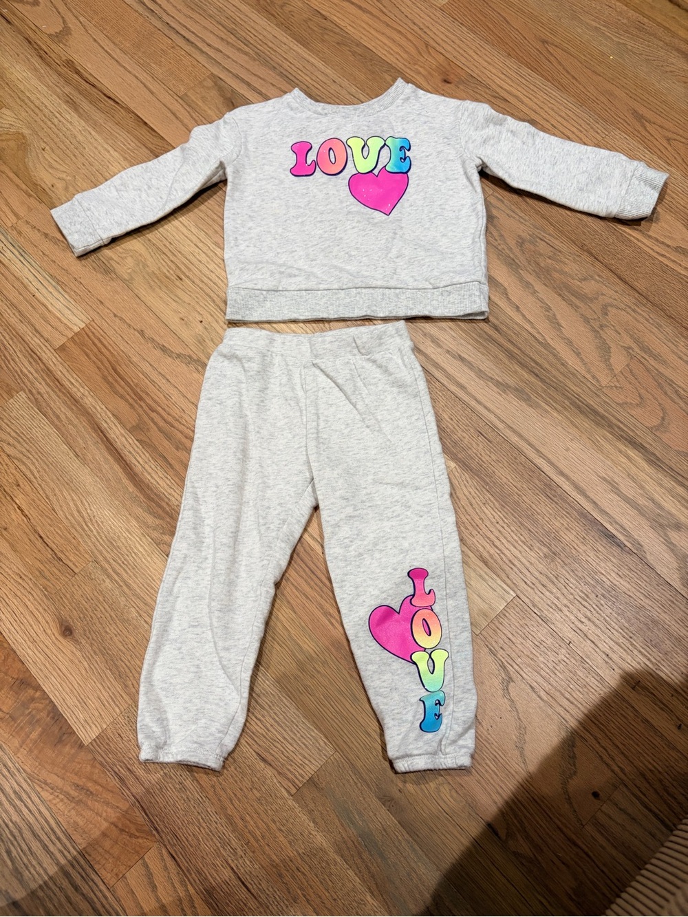 Children’s Place toddler girl love sweat outfit - Picture 1 of 3